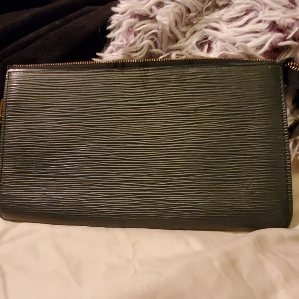 Authentic Lv black very rare to find.